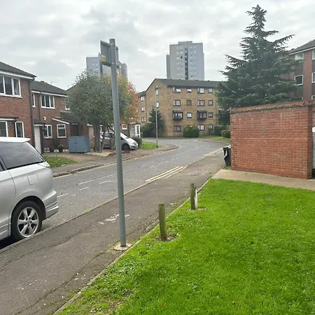 Lovely Apartment In Barking Barking  Exterior photo