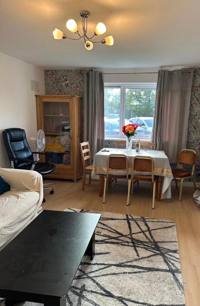 Lovely In Barking Barking (Greater London)